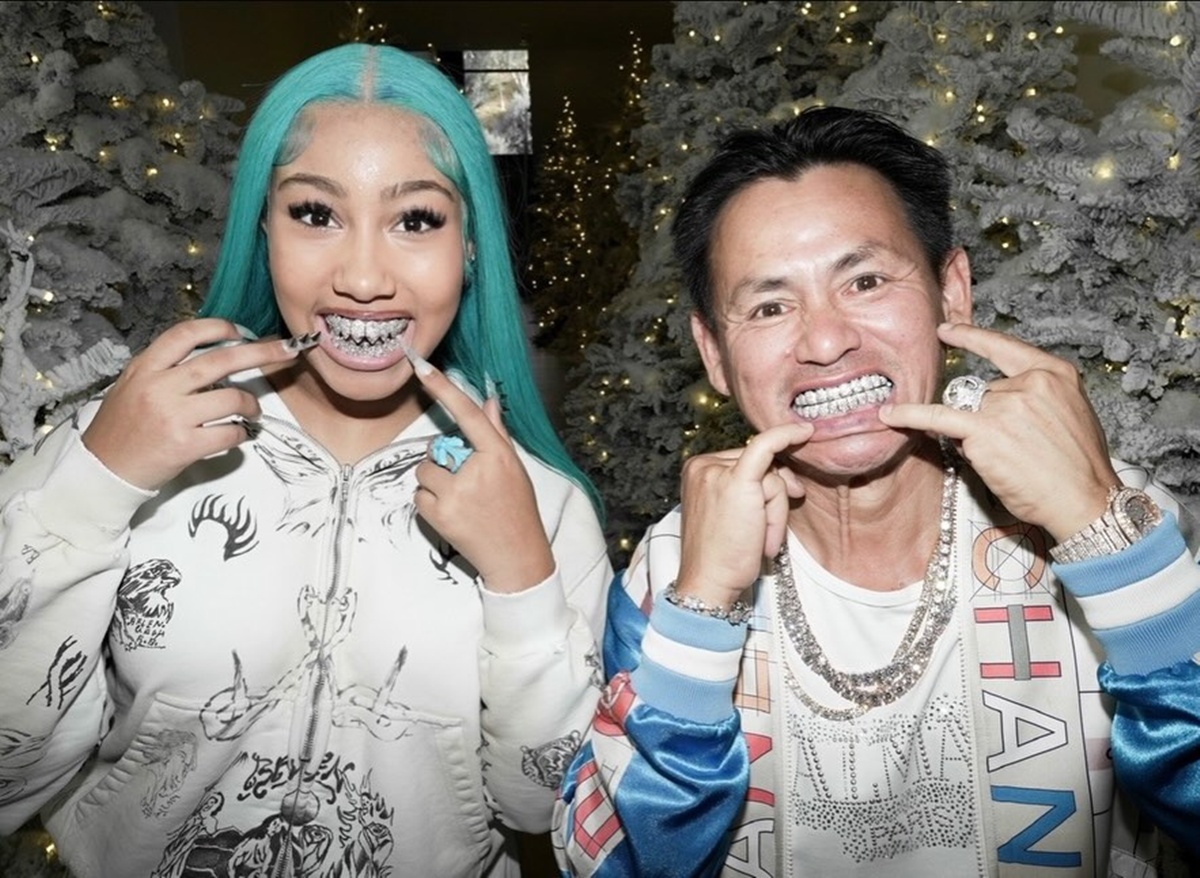 North West exibe modificação polêmica nos dentes