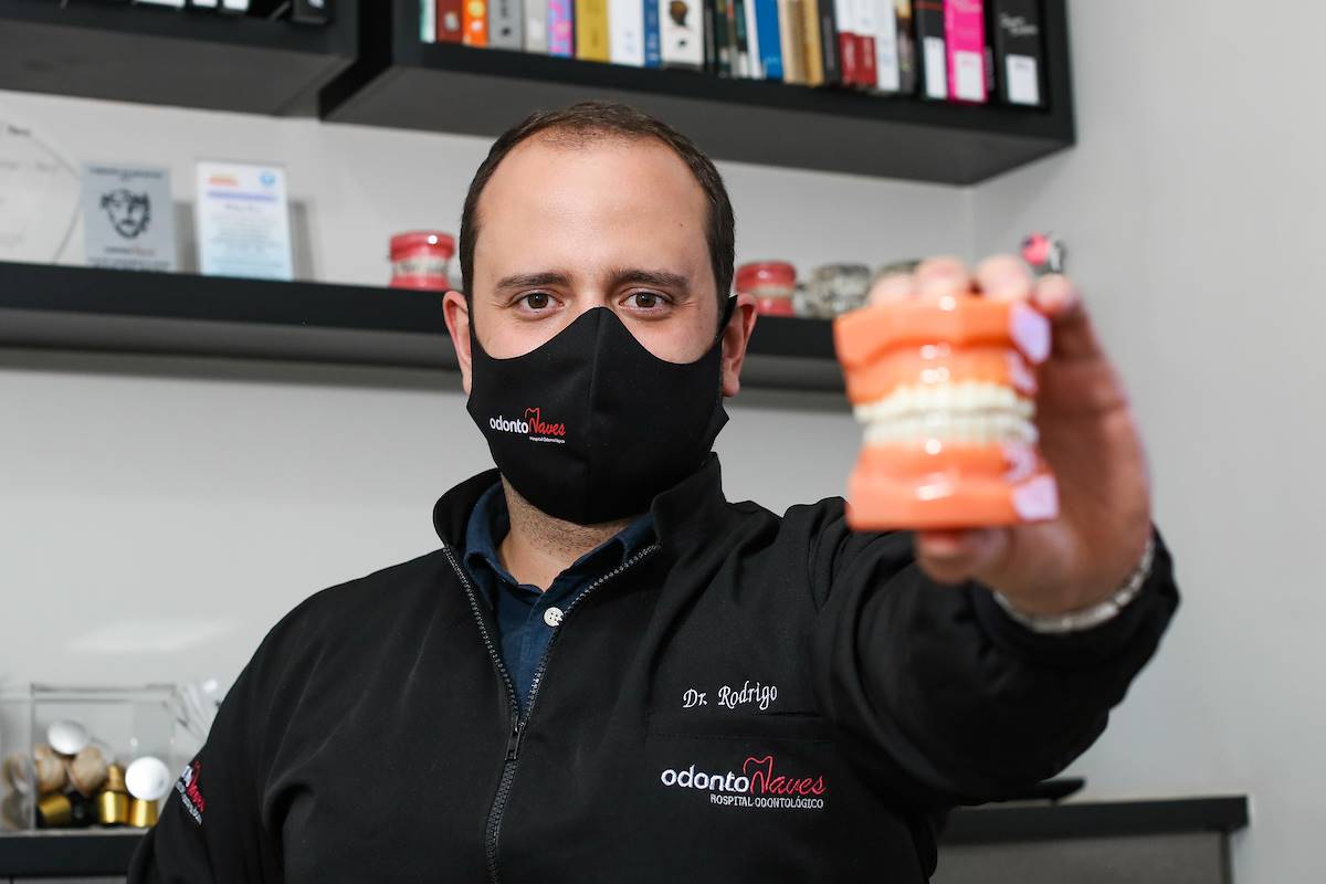 OdontoNaves transformar sorrisos em apenas um dia