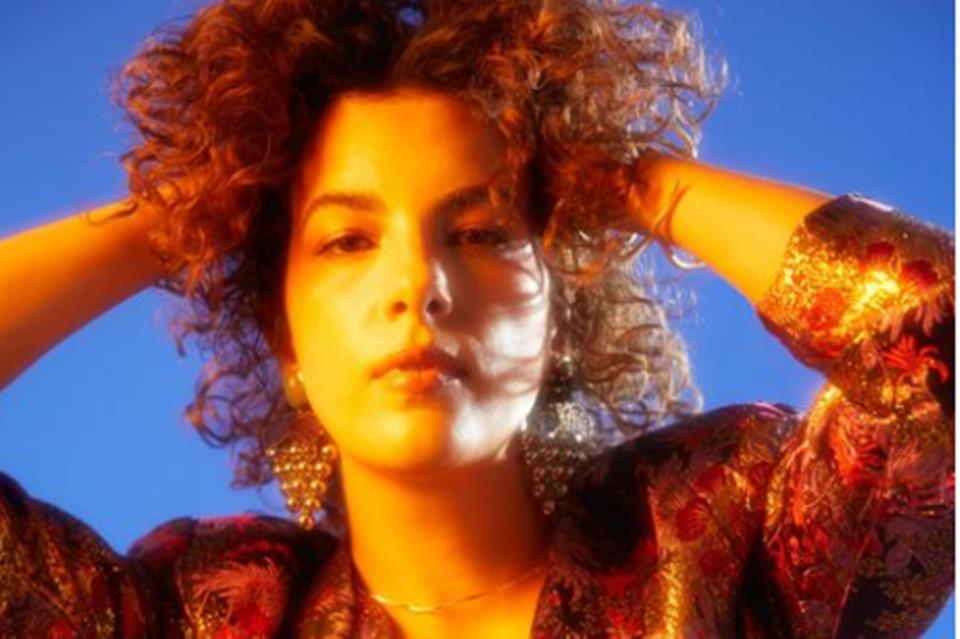 Cantora Céu