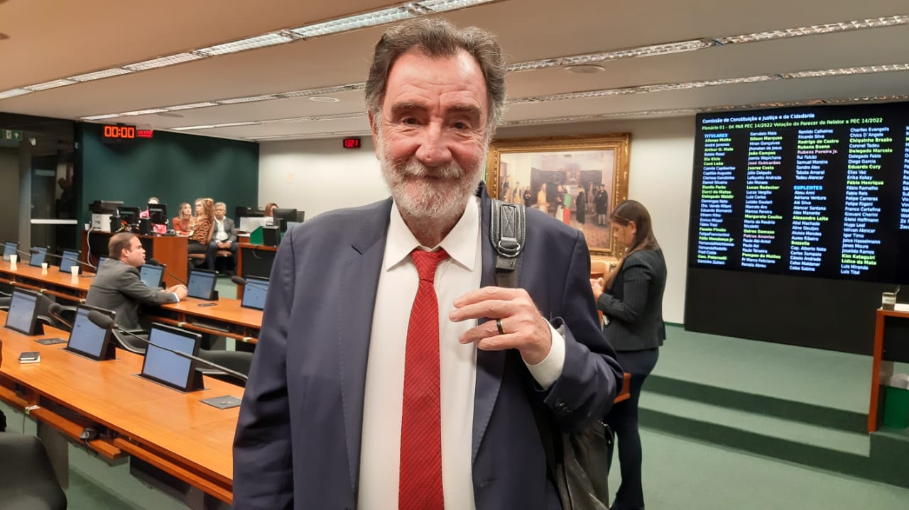 PT nacional confirma Patrus Ananias como candidato ao governo de Minas