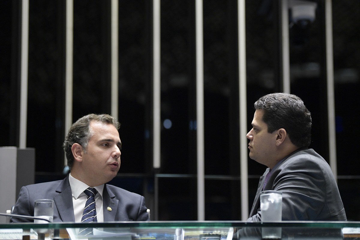 Alcolumbre pretende votar indicação de Pacheco ao TCU nesta semana