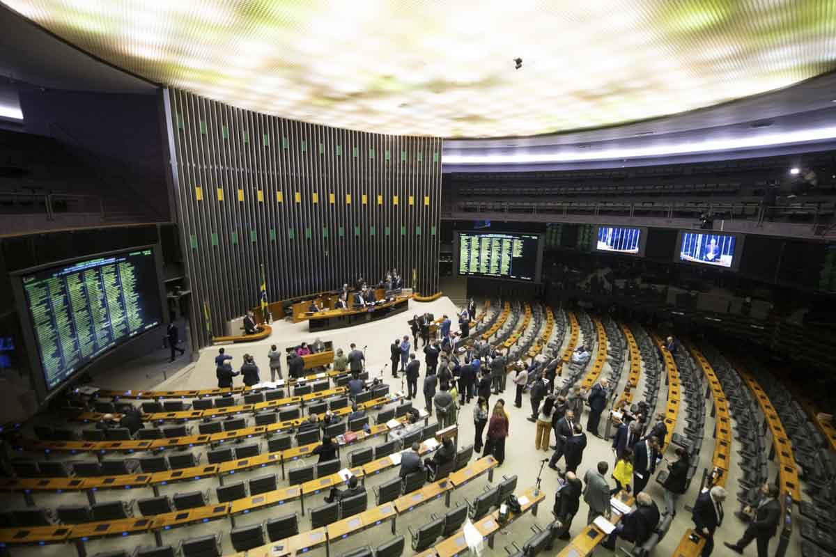 Saiba quem são os suplentes dos deputados federais eleitos no DF