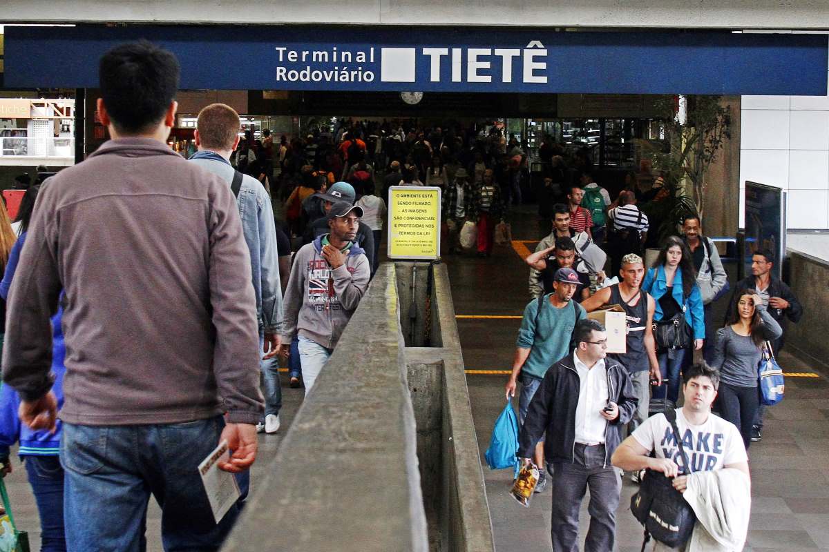 Mulher é esfaqueada no Terminal Tietê; polícia apura intolerância política