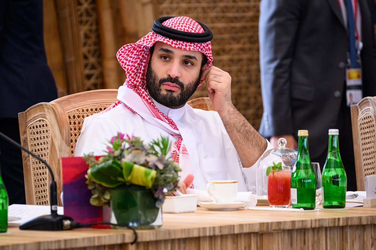 Arábia Saudita intercepta drones do Iraque e sofre ataque dos Houthis