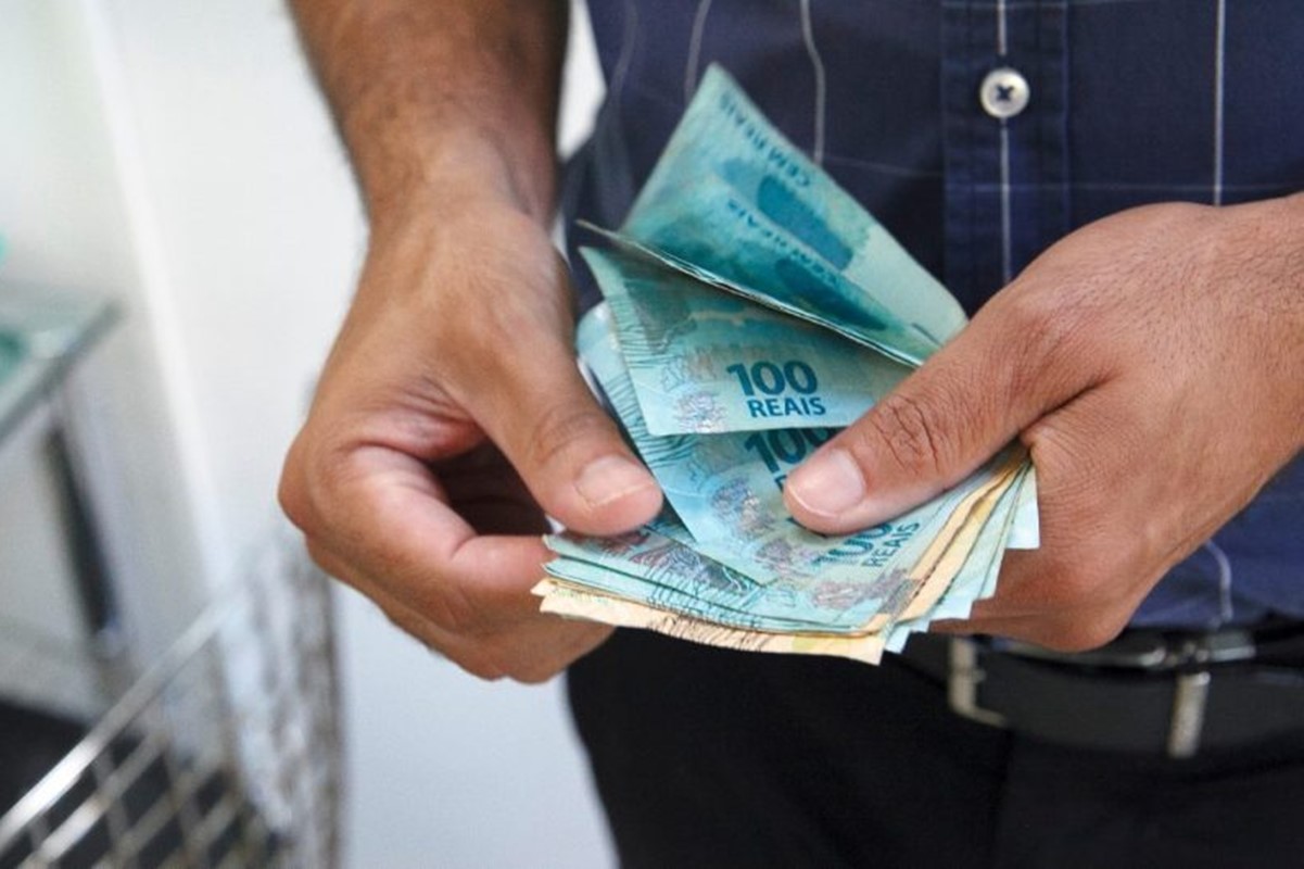 Emprego em alta, mas financiamento continua difícil no Brasil