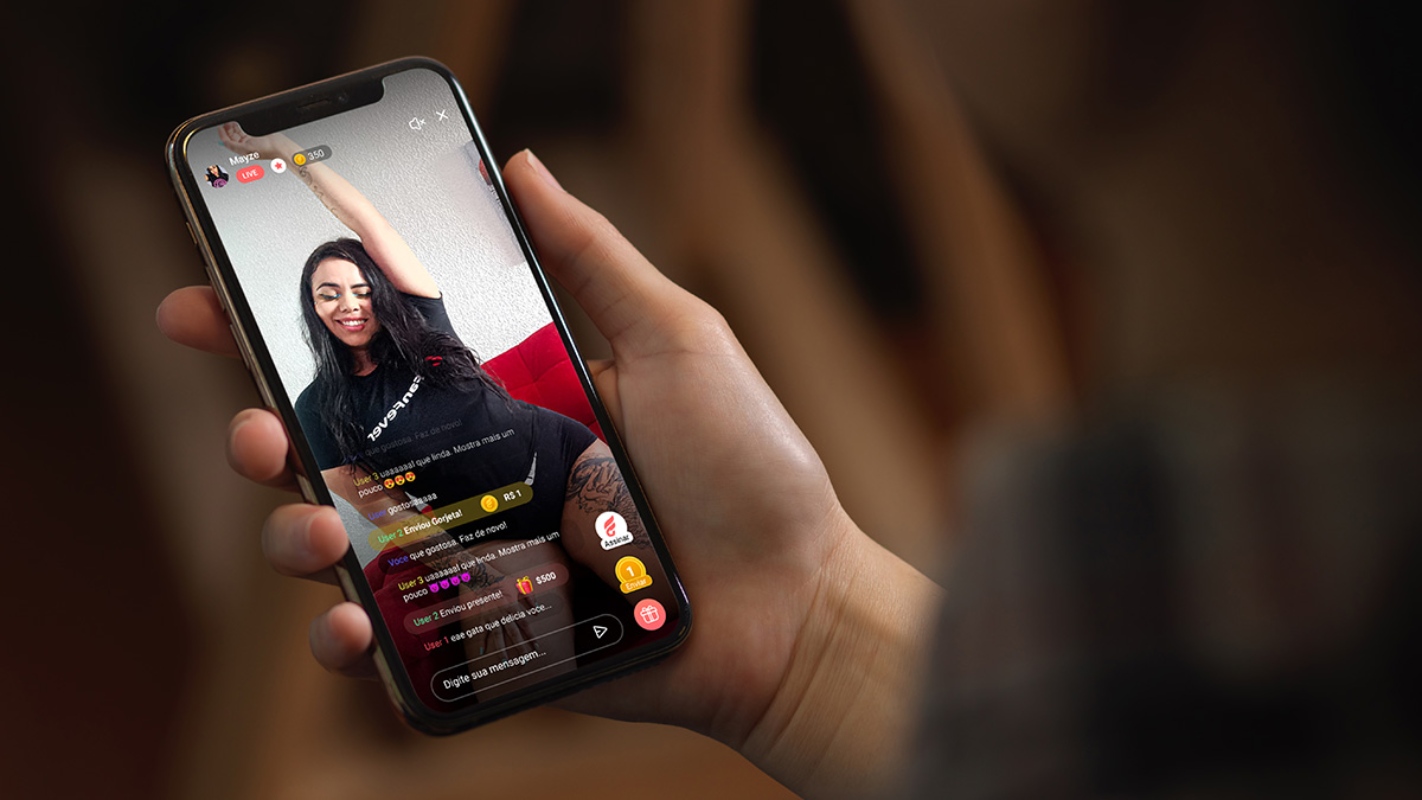 Imagem colorida mostrando dois celulares com transmissão ao vivo-Metrópoles