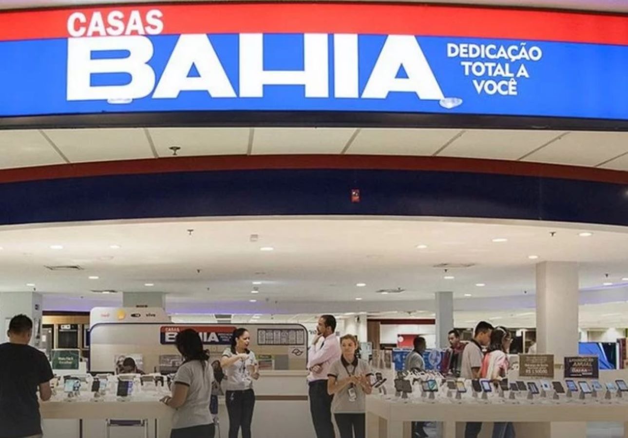 Casas Bahia: Justiça suspende demissões coletivas e restringe cortes - QTU Questões do Universo