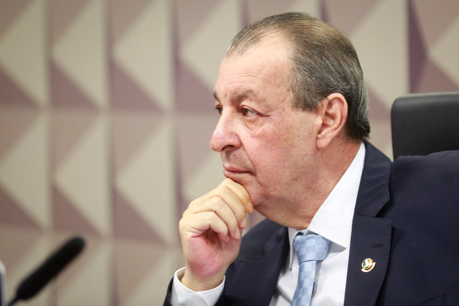 Senador Omar Aziz Avança com PEC para Redução da Jornada de Trabalho