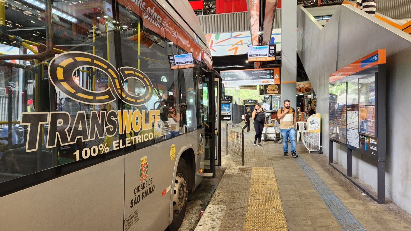 Ônibus em SP: funcionários da Transwolff fazem greve nesta segunda (19/10)