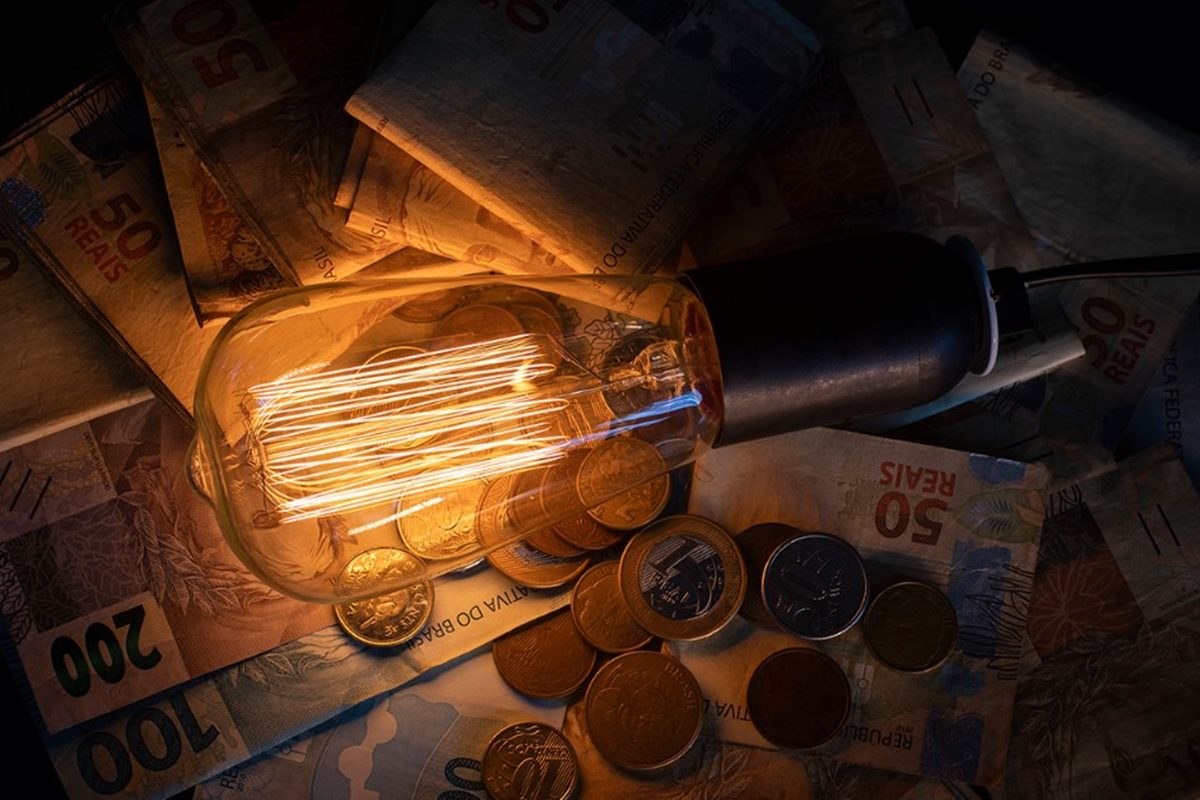 Imagem vinculada ao feed original: Conta de luz continua com bandeira tarifária amarela no mês de agosto