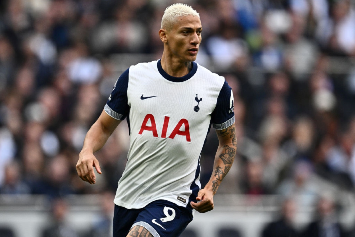 Richarlison se pronuncia sobre possível transferência para o Everton