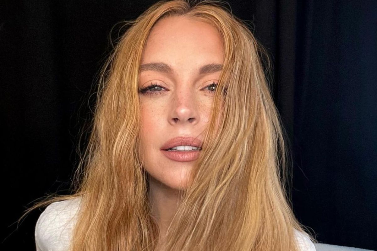 Imagem vinculada ao feed original: Lindsay Lohan nega plásticas e diz que "rejuvenesceu" graças a suco
