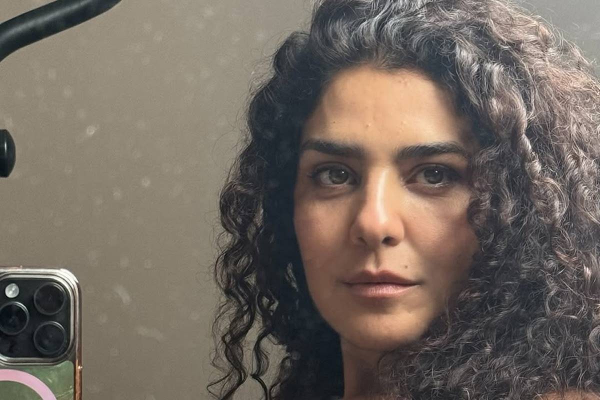 foto colorida do rosto de Letícia Sabatella - metrópoles