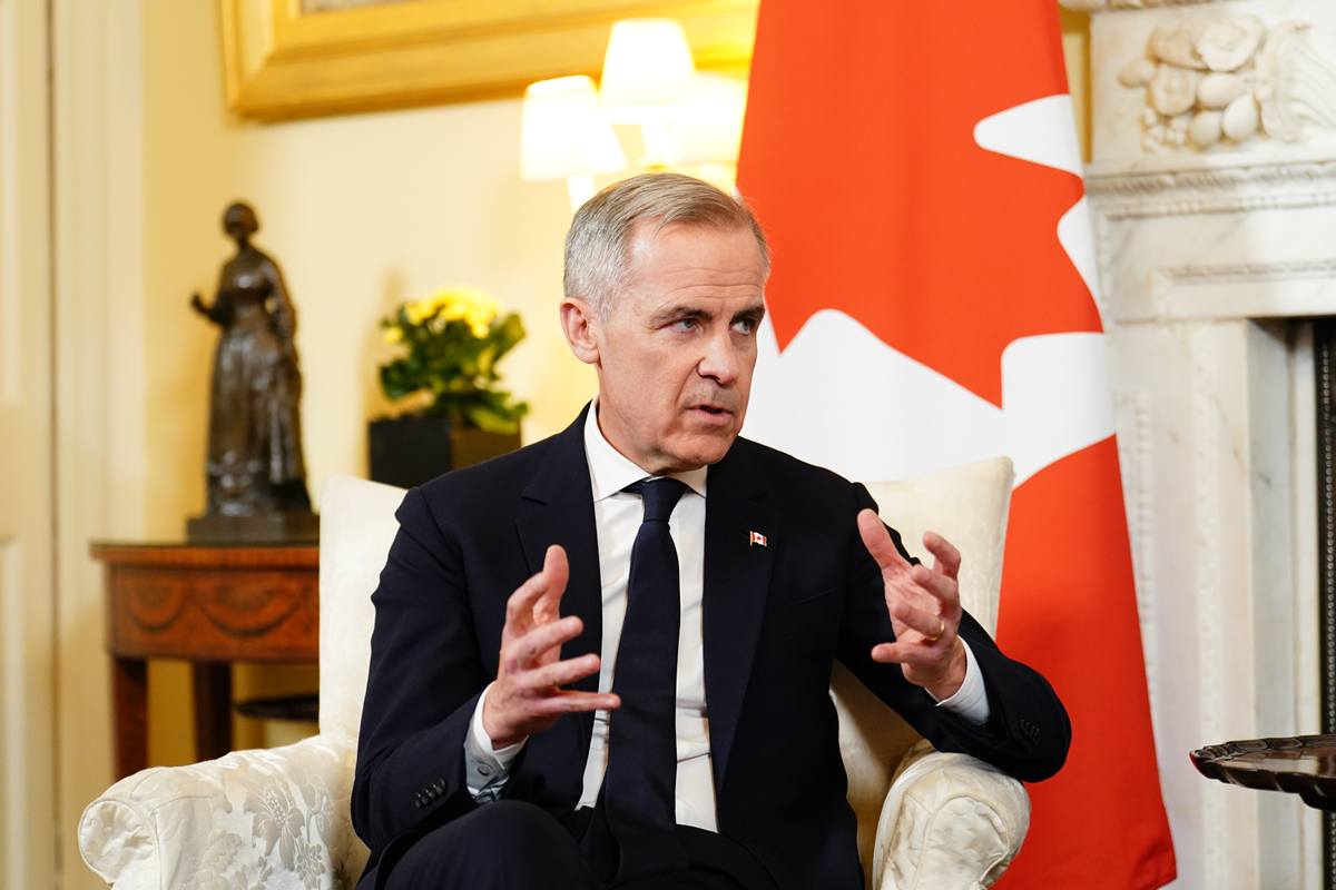 Premiê do Canadá critica Trump por tarifaço de 50%: "Viola acordo"