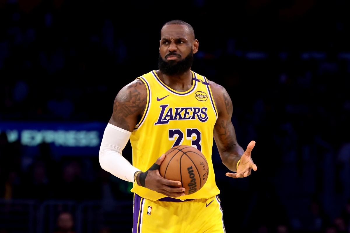 LeBron James Deixa Lakers; Futuro na NBA Ainda é Mistério