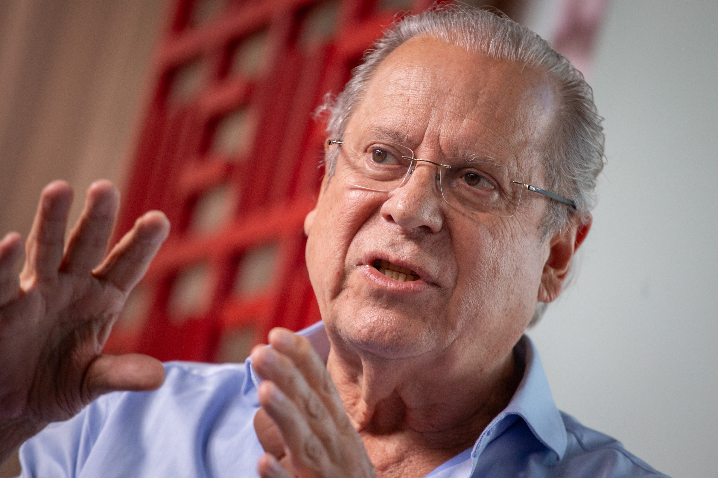 "Quem vai decidir os rumos do país é o Congresso", diz José Dirceu - QTU Questões do Universo