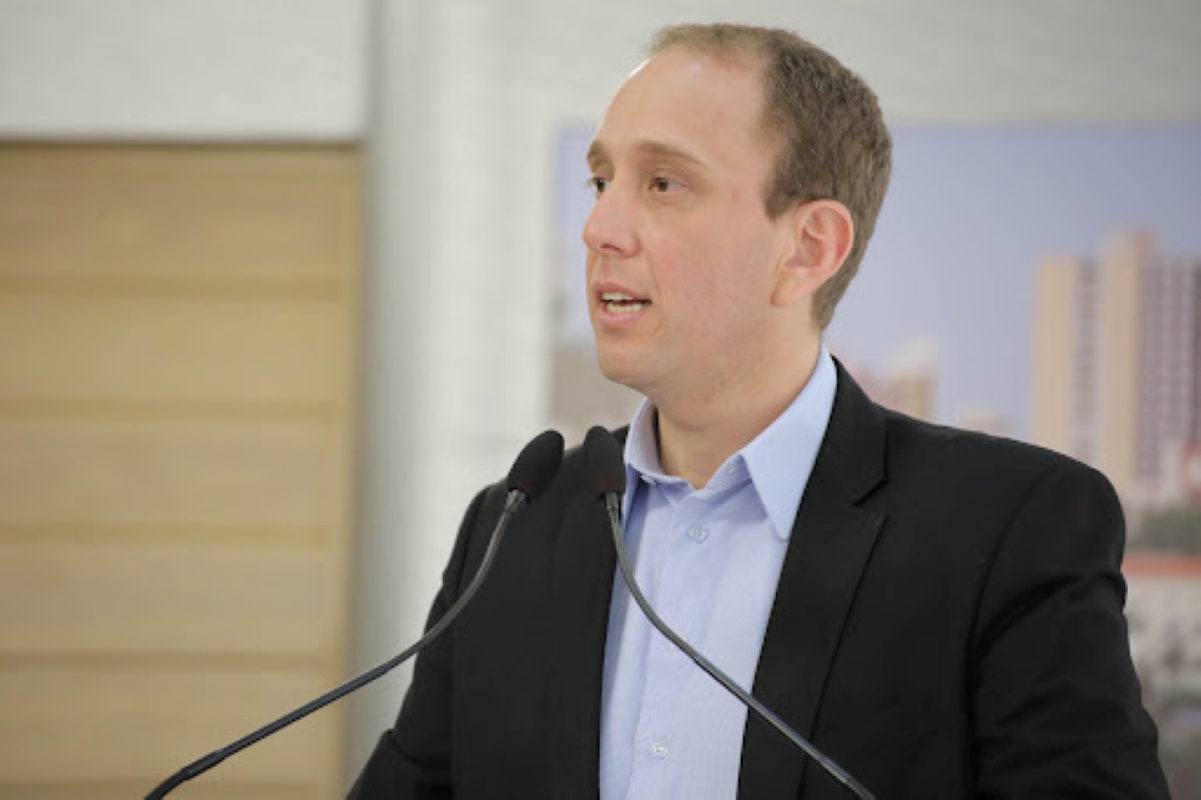 Republicanos suspende filiação de prefeito tiktoker de Sorocaba