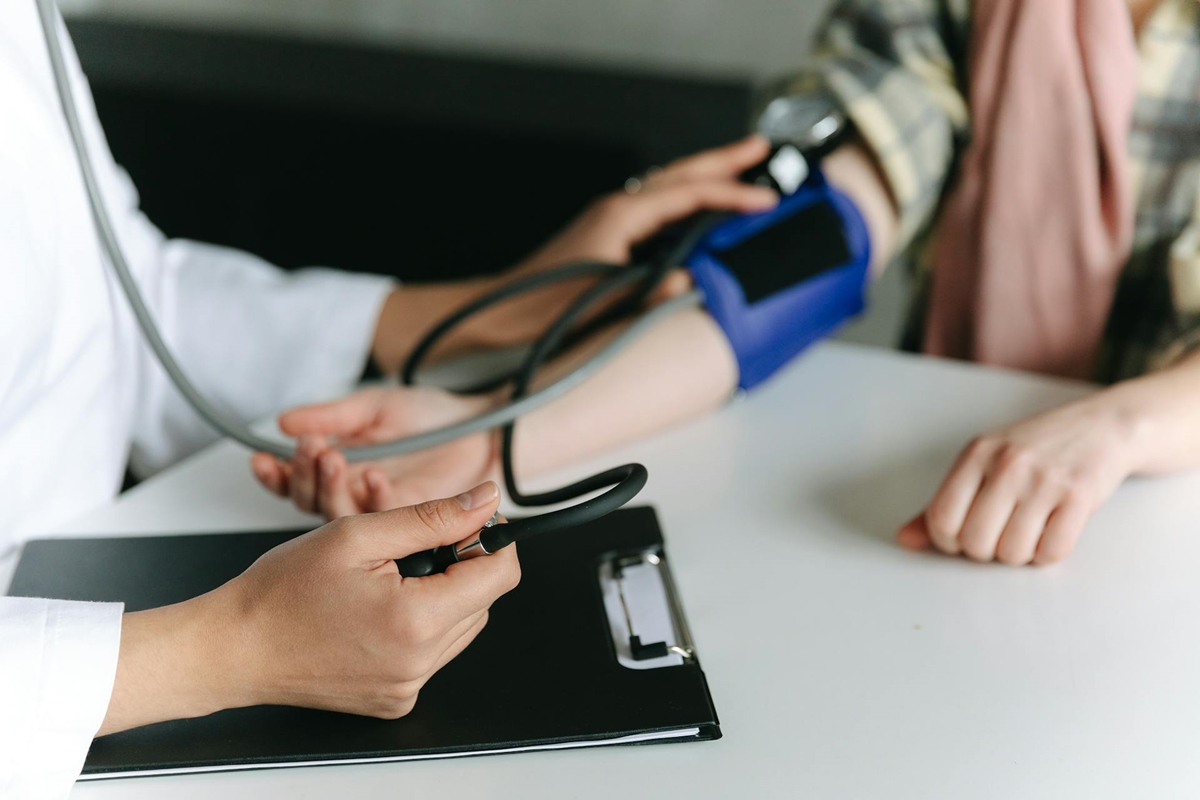 Prática de mindfulness pode reduzir pressão arterial em 8 semanas - QTU Questões do Universo