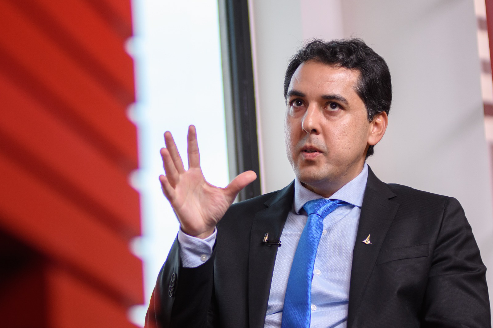 Saúde do DF vai contratar médicos PJ para "suprir furos em escala"