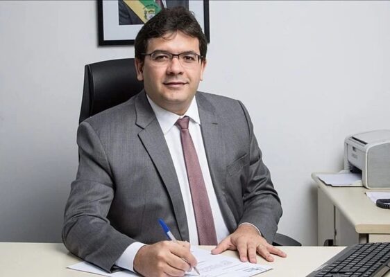 Imagem colorida mostra governador do Piauí - Metrópoles