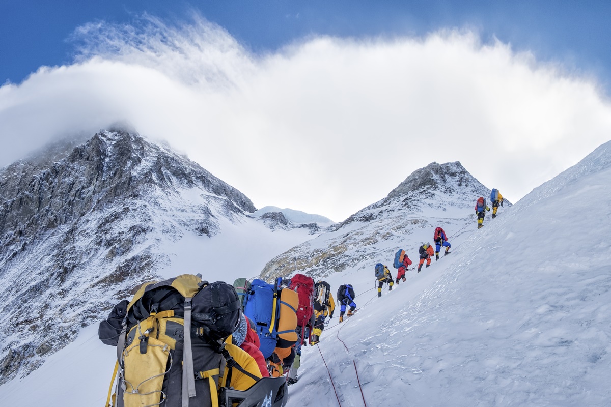 Urina humana está contribuindo para o derretimento do gelo no Everest