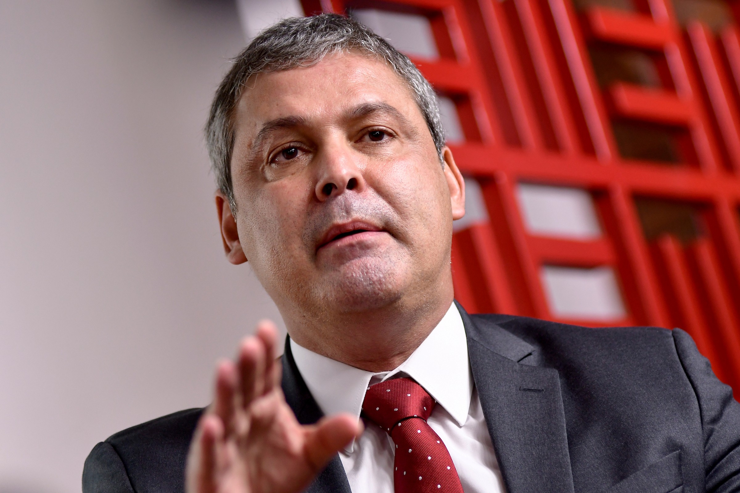 Lindbergh sobre Eduardo Bolsonaro: "Traidor da pátria com green card"