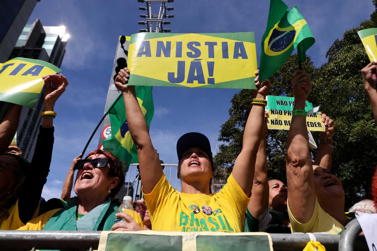 Mais brasileiros são de direita do que de esquerda, diz Datafolha