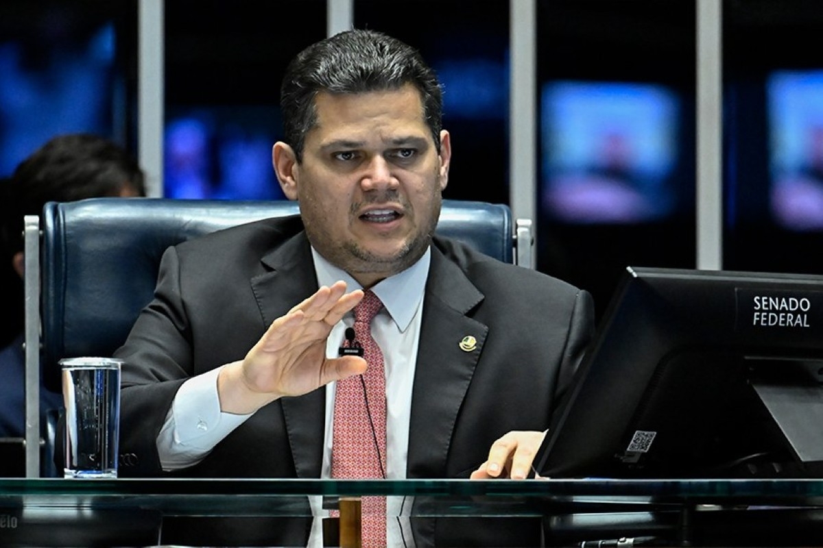 A estratégia de Alcolumbre para lidar com Flávio