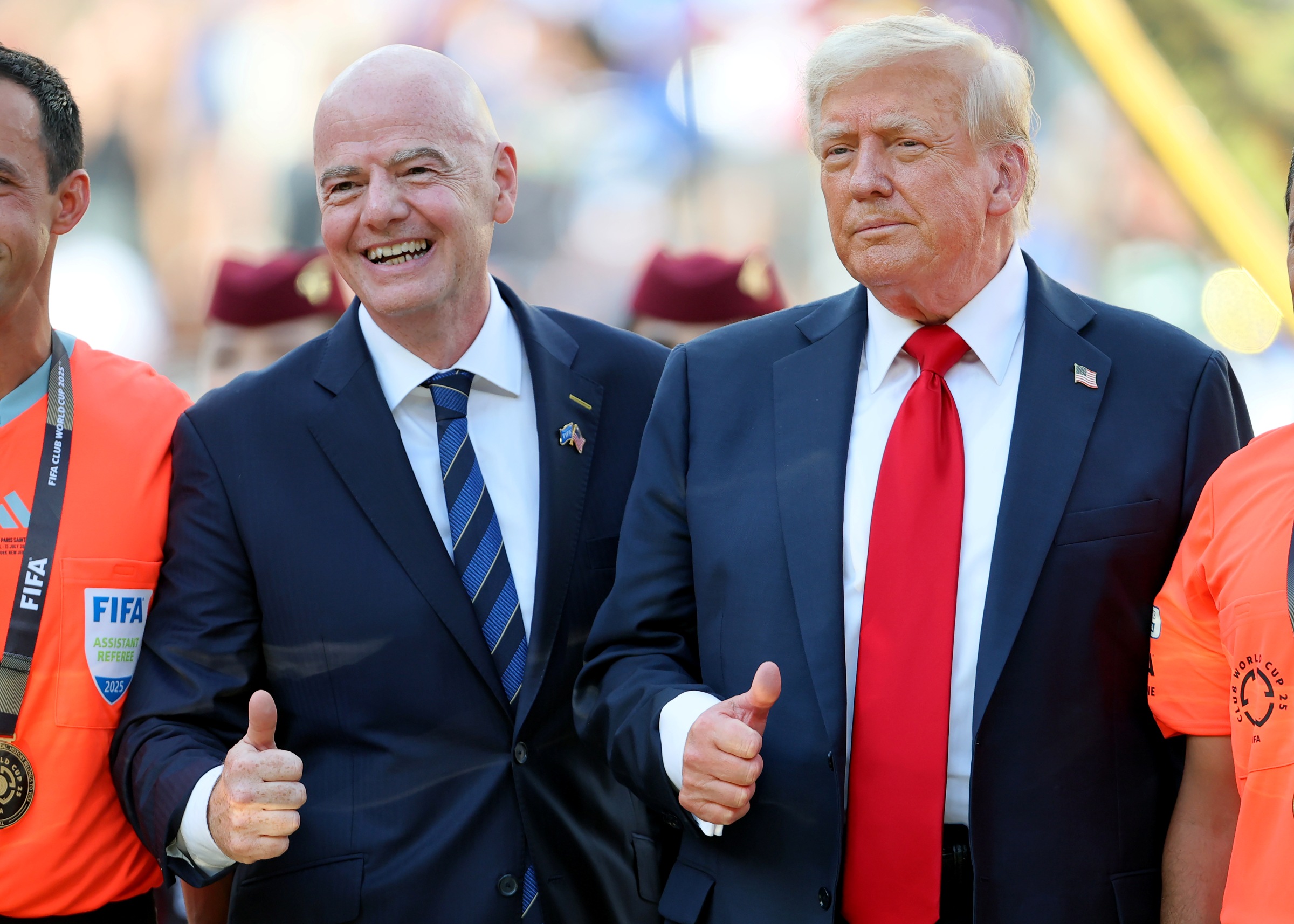 Gianni Infantino é denunciado no COI por ligação política com Trump