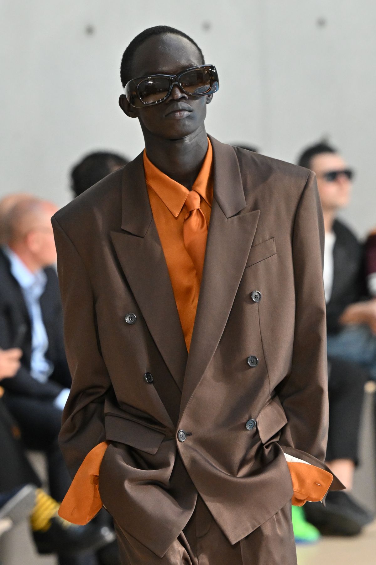 Saint Laurent: Runway - Paris Fashion Week - Menswear Spring/Summer 2026 - Metrópoles