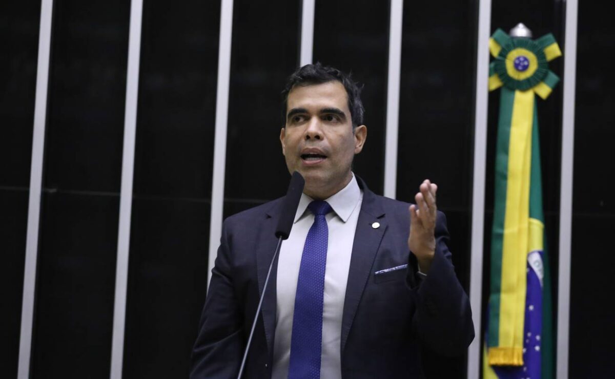 O deputado Ricardo Ayres