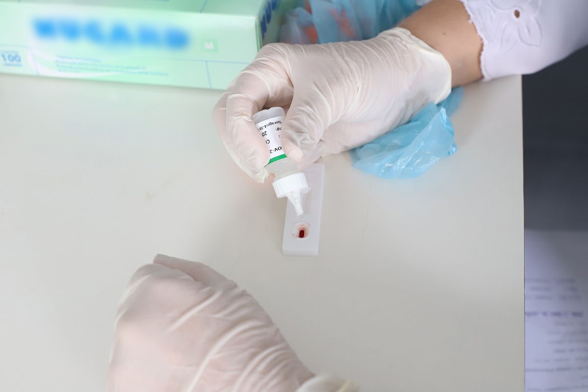 Mãe proibida de amamentar após falsos positivos para HIV é indenizada - QTU Questões do Universo