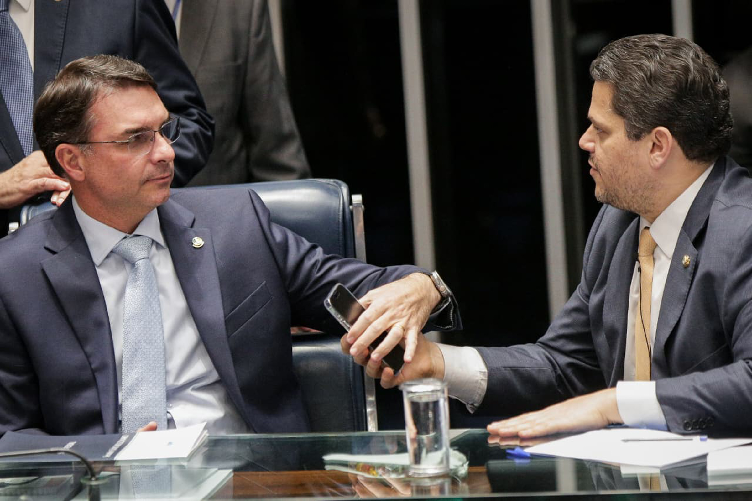 Por impeachment de Moraes, Alcolumbre e Flávio entram em rota de colisão
