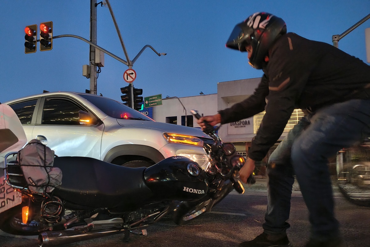 Recorde fatal: motociclistas já são 50% dos mortos no trânsito de SP - QTU Questões do Universo