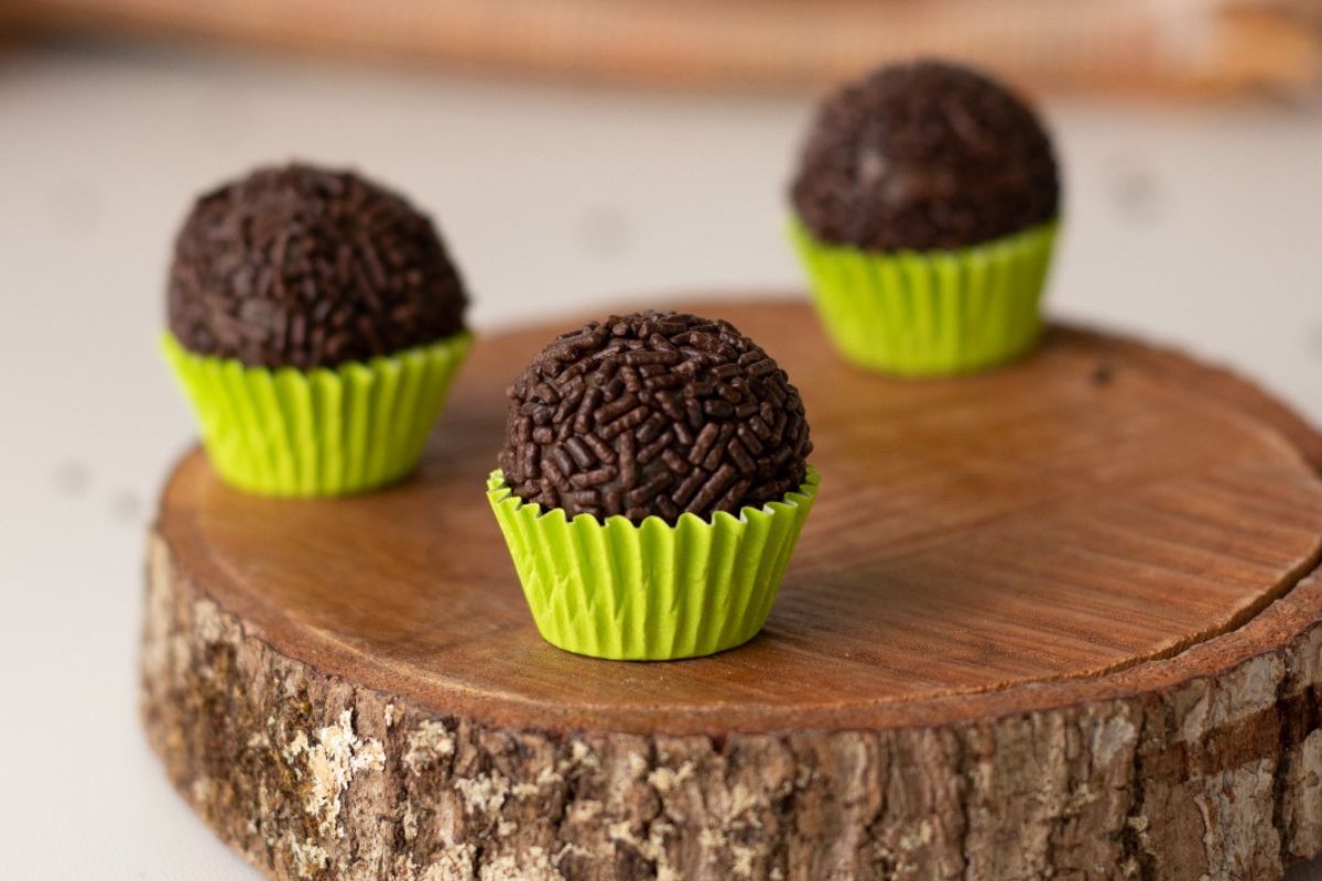 Brigadeiro proteico: como a sobremesa fit pode virar "vilã" da dieta - QTU Questões do Universo