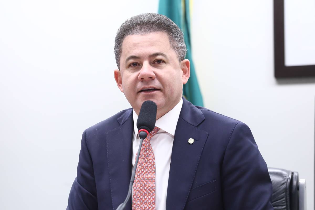 Deputado alvo da PF por ordem de Dino é aliado de primeira hora de Mendonça