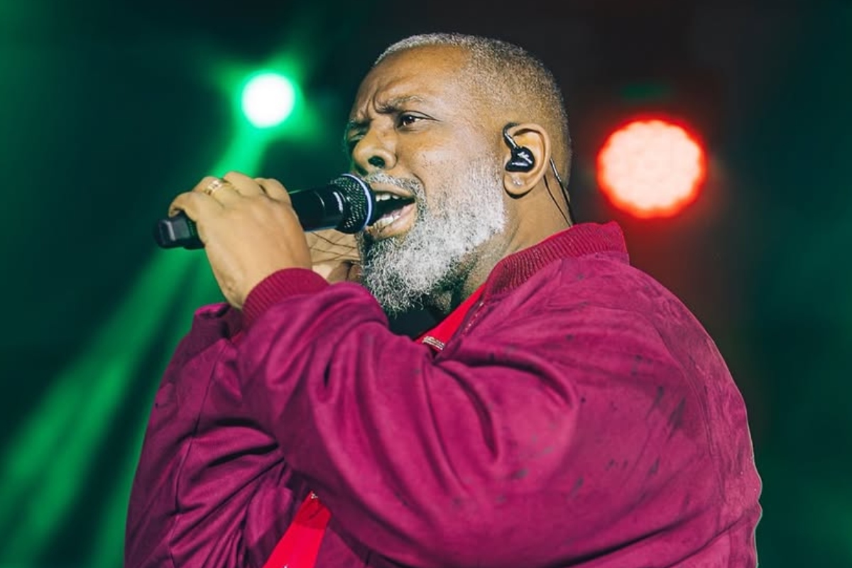 Péricles vai cantar Hino Nacional na abertura da NFL no Rio de Janeiro - QTU Questões do Universo