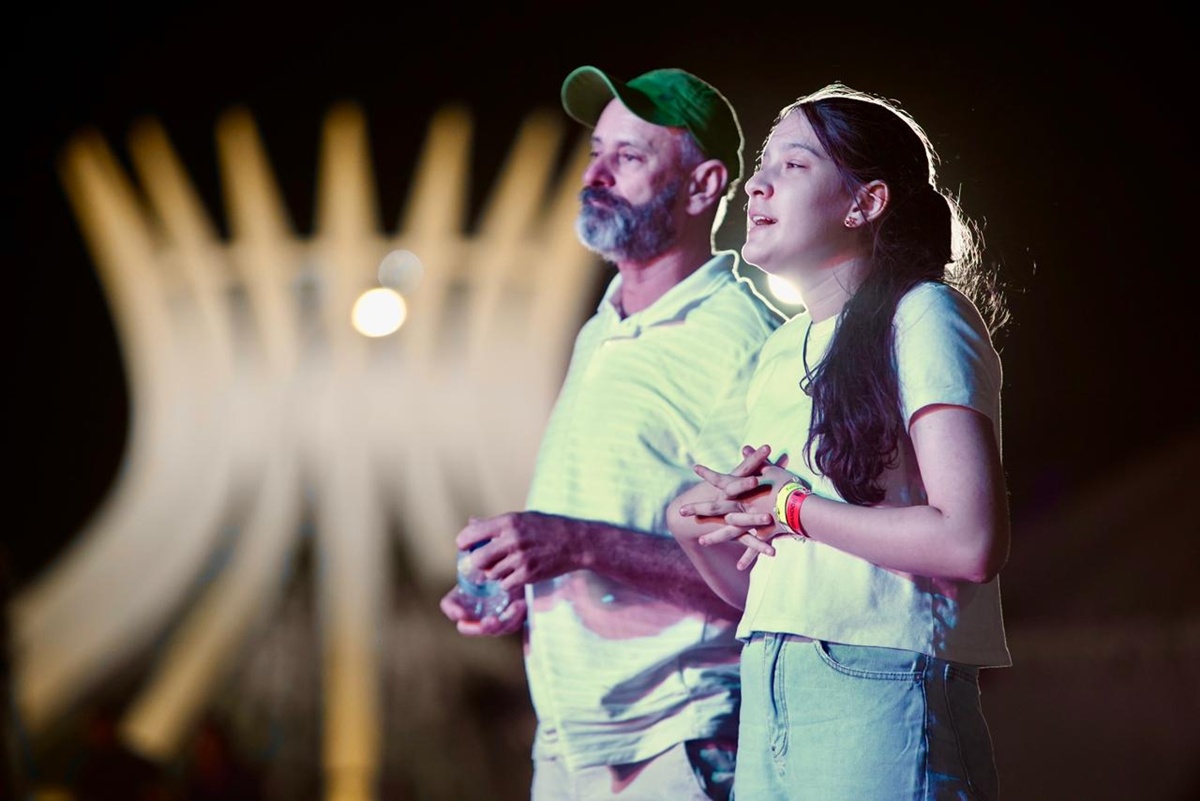 imagem colorida de Festa de Nossa Senhora Aparecida na Esplanada dos Ministérios, em Brasília 4