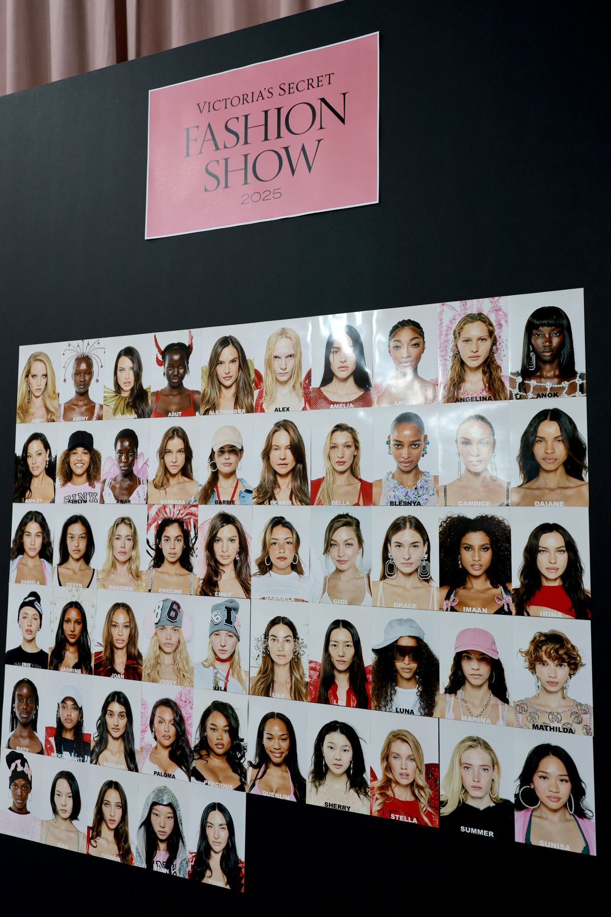 foto com cor. desfile victoria's secret 2025 - metrópoles