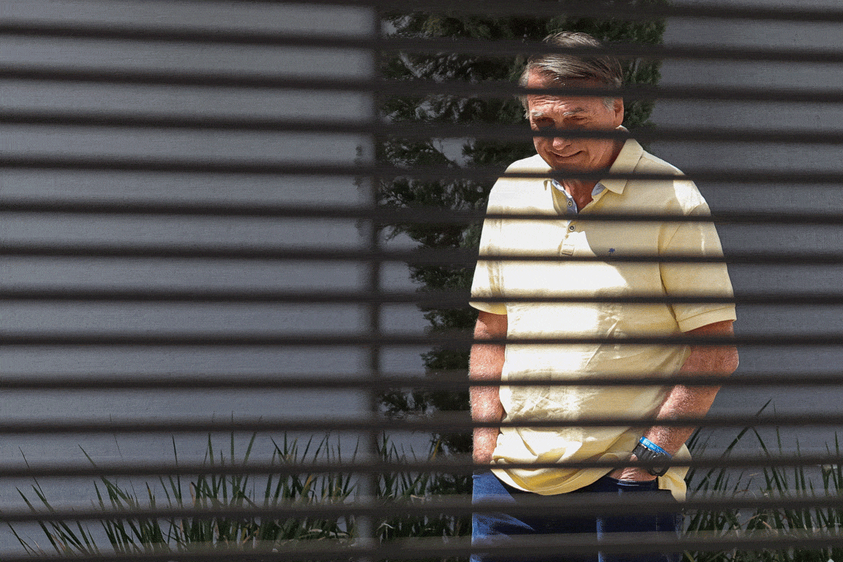 Moraes autoriza Bolsonaro a trocar três sessões de fisioterapia por uma