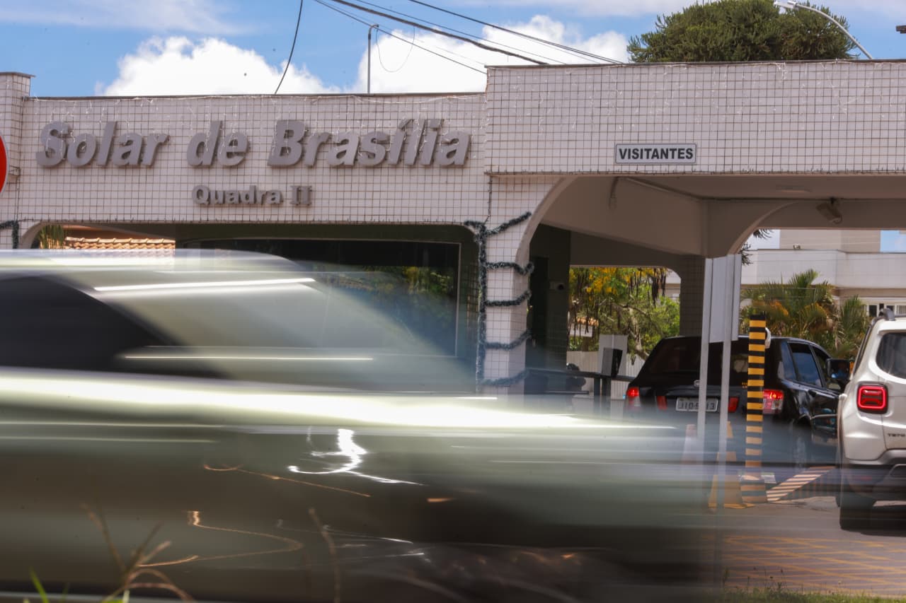 Pai e filho são expulsos de condomínio por "tocarem o terror" na vizinhança