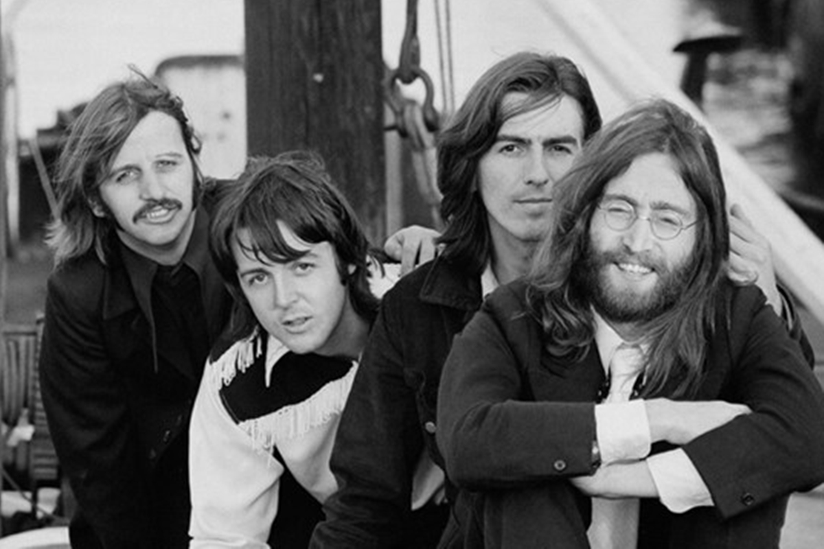 Beatles divulga gravação inédita com John Lennon e Paul McCartney; ouça
