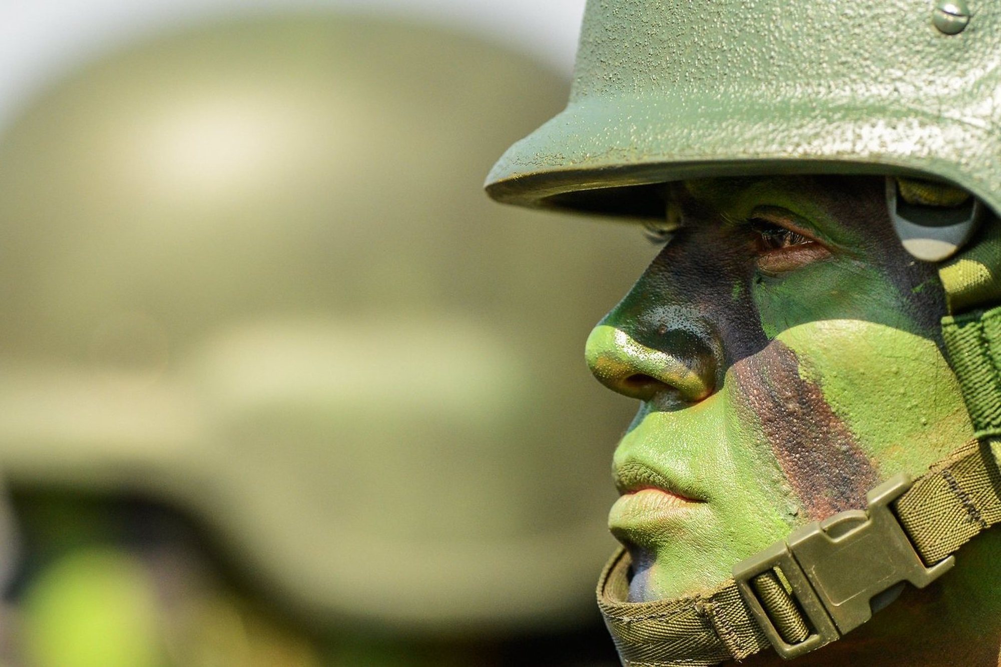 Exército Brasileiro recebe doação de 55 armas após acordo com a Taurus - QTU Questões do Universo