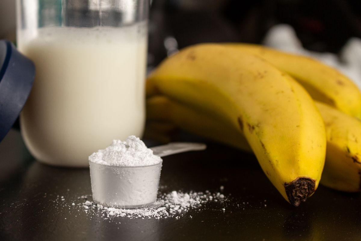Com qual alimento combinar a creatina se deseja melhores resultados