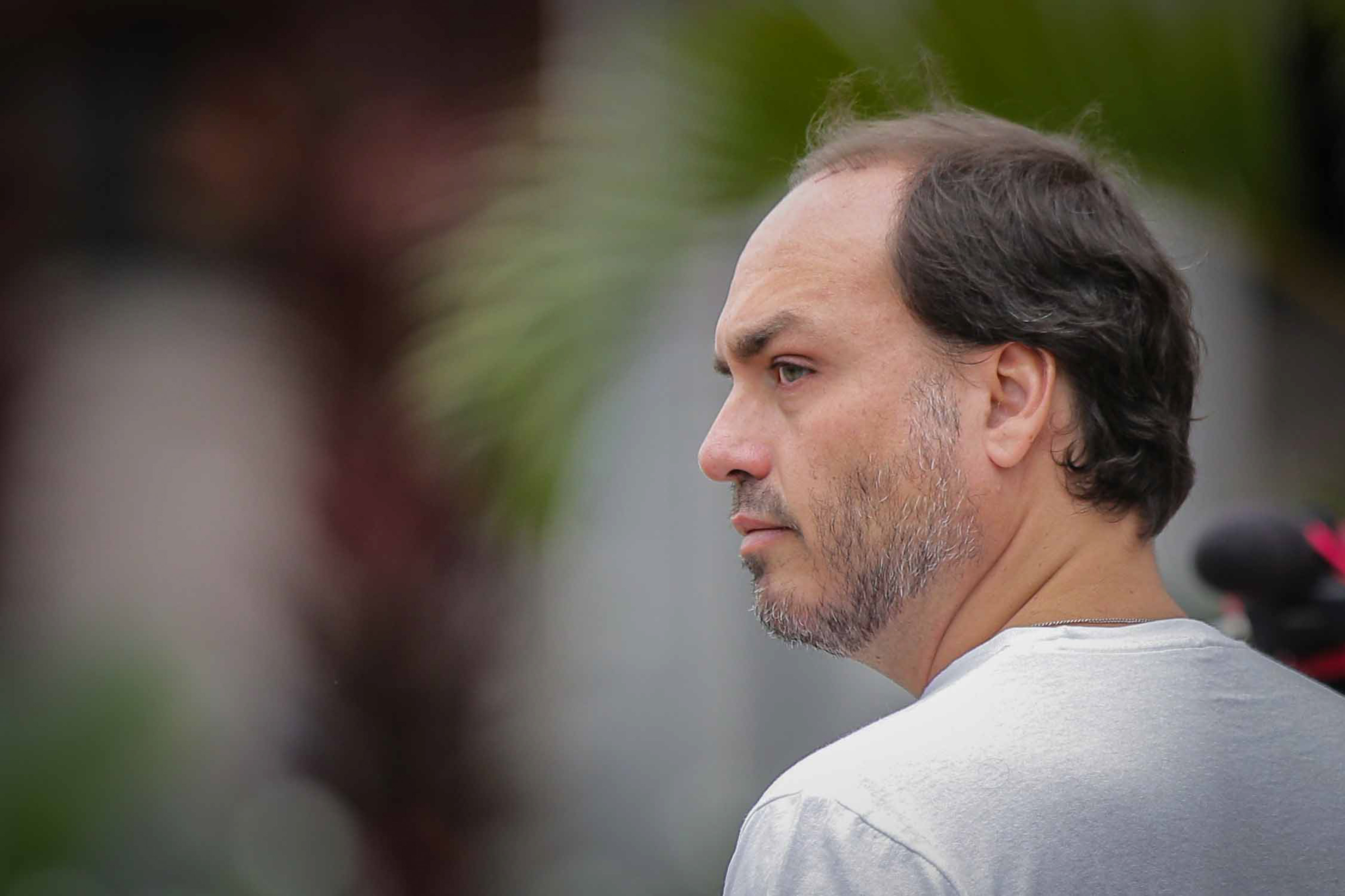 Carlos Bolsonaro Lança Candidatura ao Senado em Santa Catarina com Chapa Estrangeira