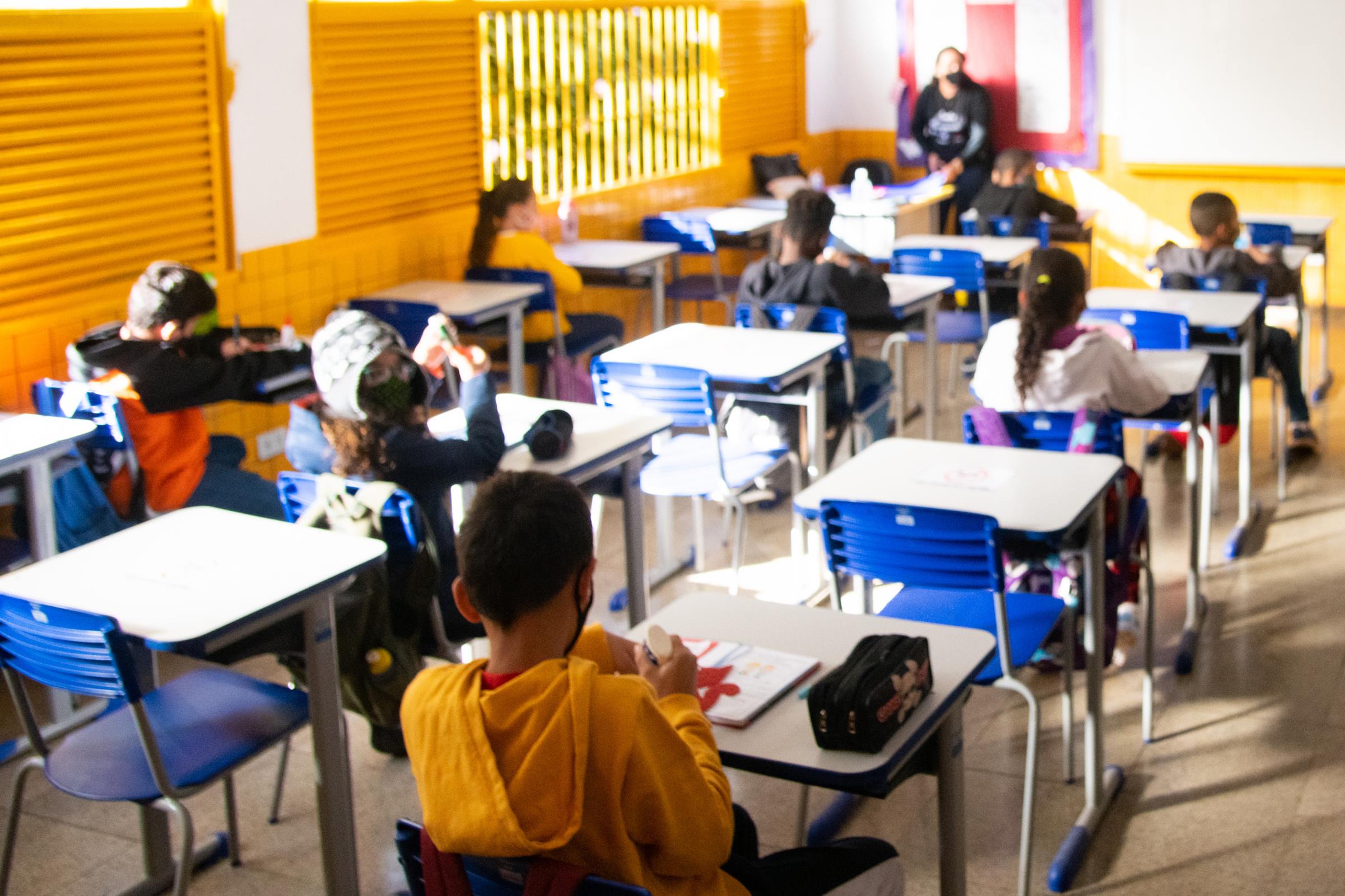 Projeto de inglês gratuito na Estrutural busca voluntários; saiba mais