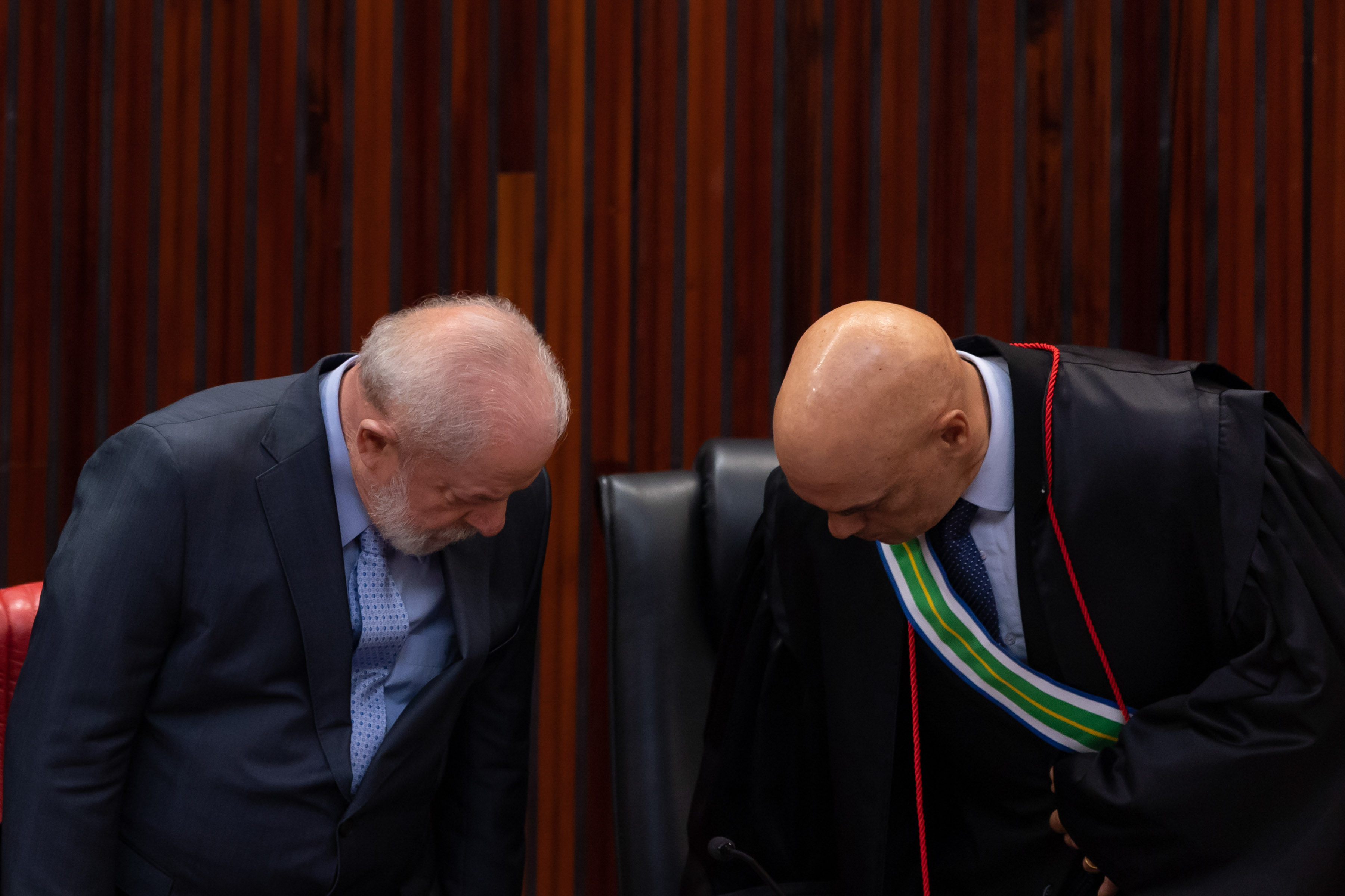 Análise: Moraes e Lula saem enfraquecidos de sessão do STF