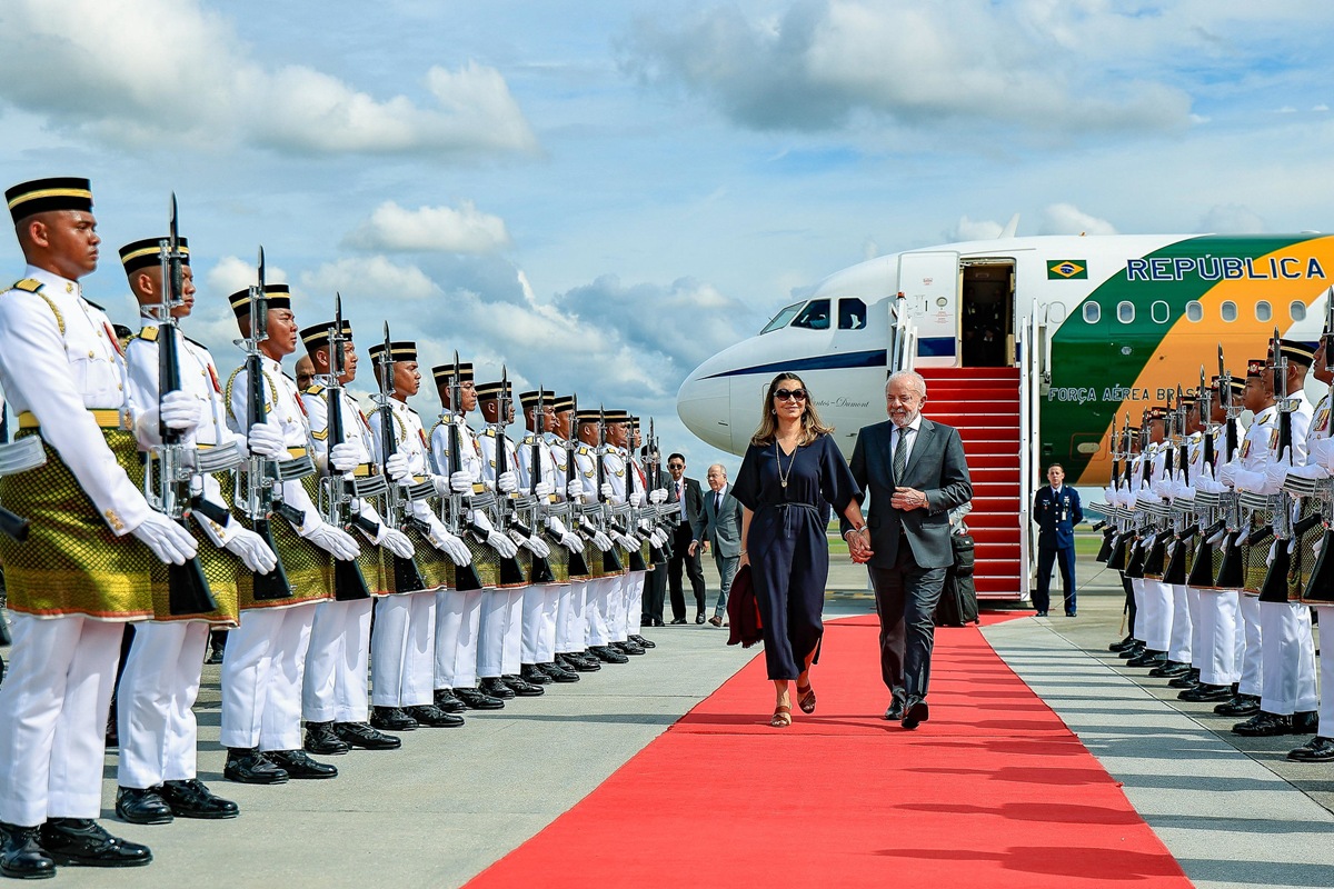 Lula embarca para o G7 sem expectativa de reunião formal com Trump 10 Presidente Lula e primeira-dama Janja em viagem internacional