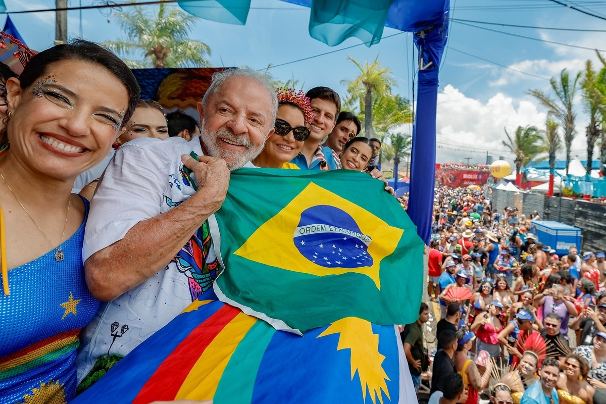 Lula, Raquel Lyra e João Campos no Galo da Madrugada, em Recife