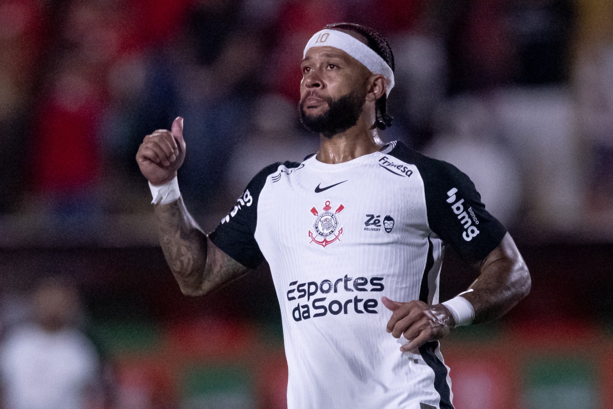 Saída de Memphis Depay do Corinthians gera repercussão na Europa